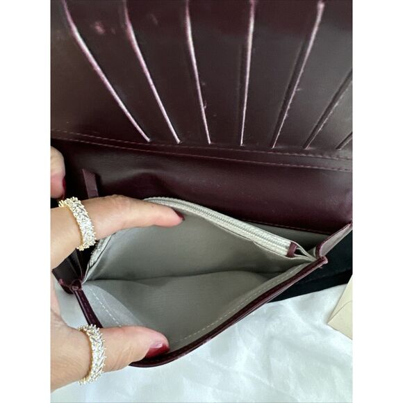 CHANEL Patent Quilted Long Wallet W/dust Bag - Picture 13 of 16